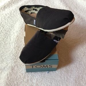 Black Toms